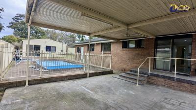 R3 Zone - Walk to Station - House with parents' retreat